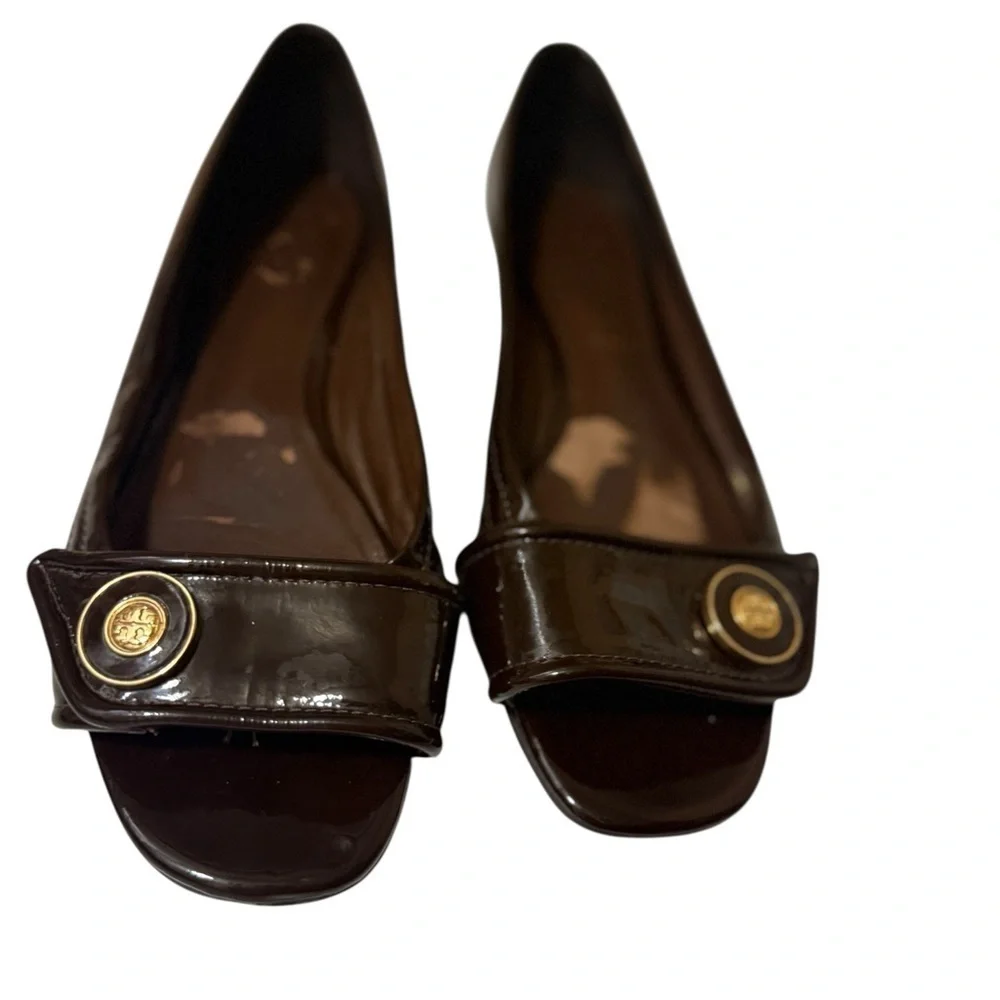 Tory burch Elegant Brown Women's shoes in hood condition just inside peeled